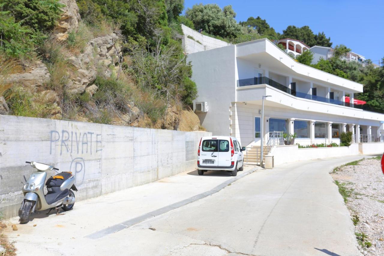Family Friendly With A Swimming Pool - Porat, Makarska - 18150 Zivogosce