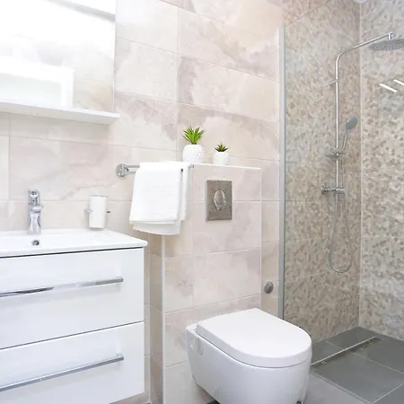 Family Friendly Apartments With A Swimming Pool Zivogosce - Porat, Makarska - 18150 Exterior photo