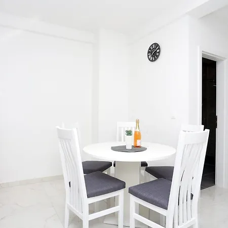 Family Friendly Apartments With A Swimming Pool Zivogosce - Porat, Makarska - 18150 Exterior photo